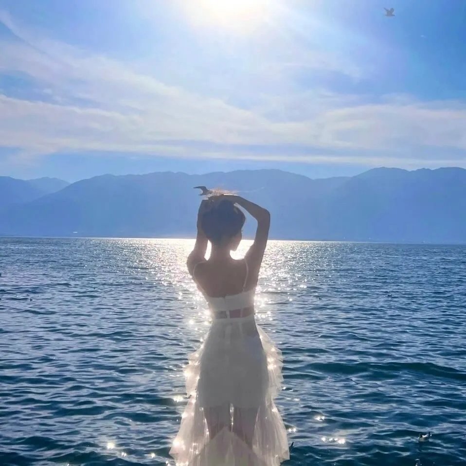 血色海湾背后